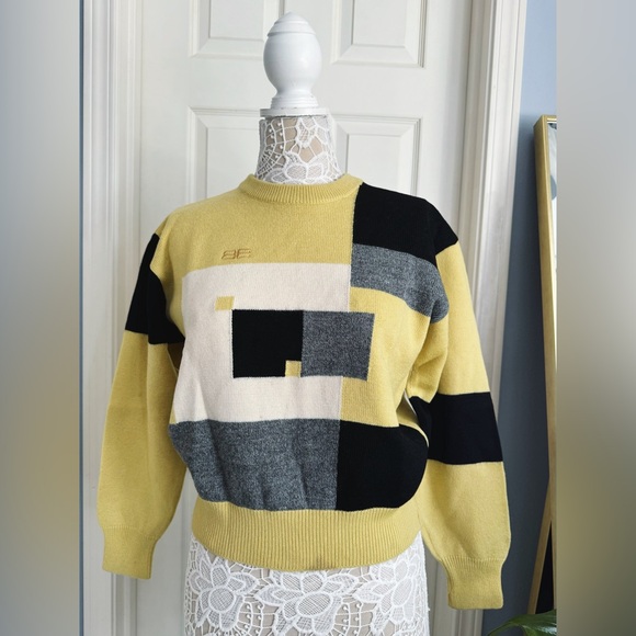 Authentic Balenciaga Wool Sweater - Picture 13 of 16